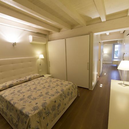 La Casa Del Porto Apartamento Lovere Exterior foto